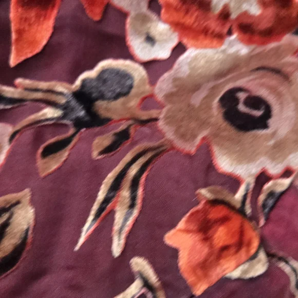 Floral Velvet Shoulder Bag - Picture 11 of 14